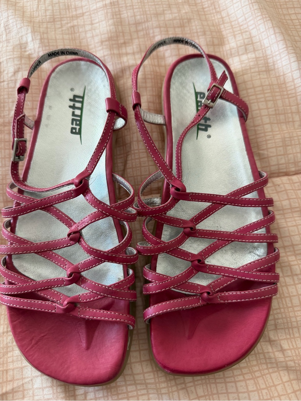 Earth® pink leather Women's Strappy Sandals